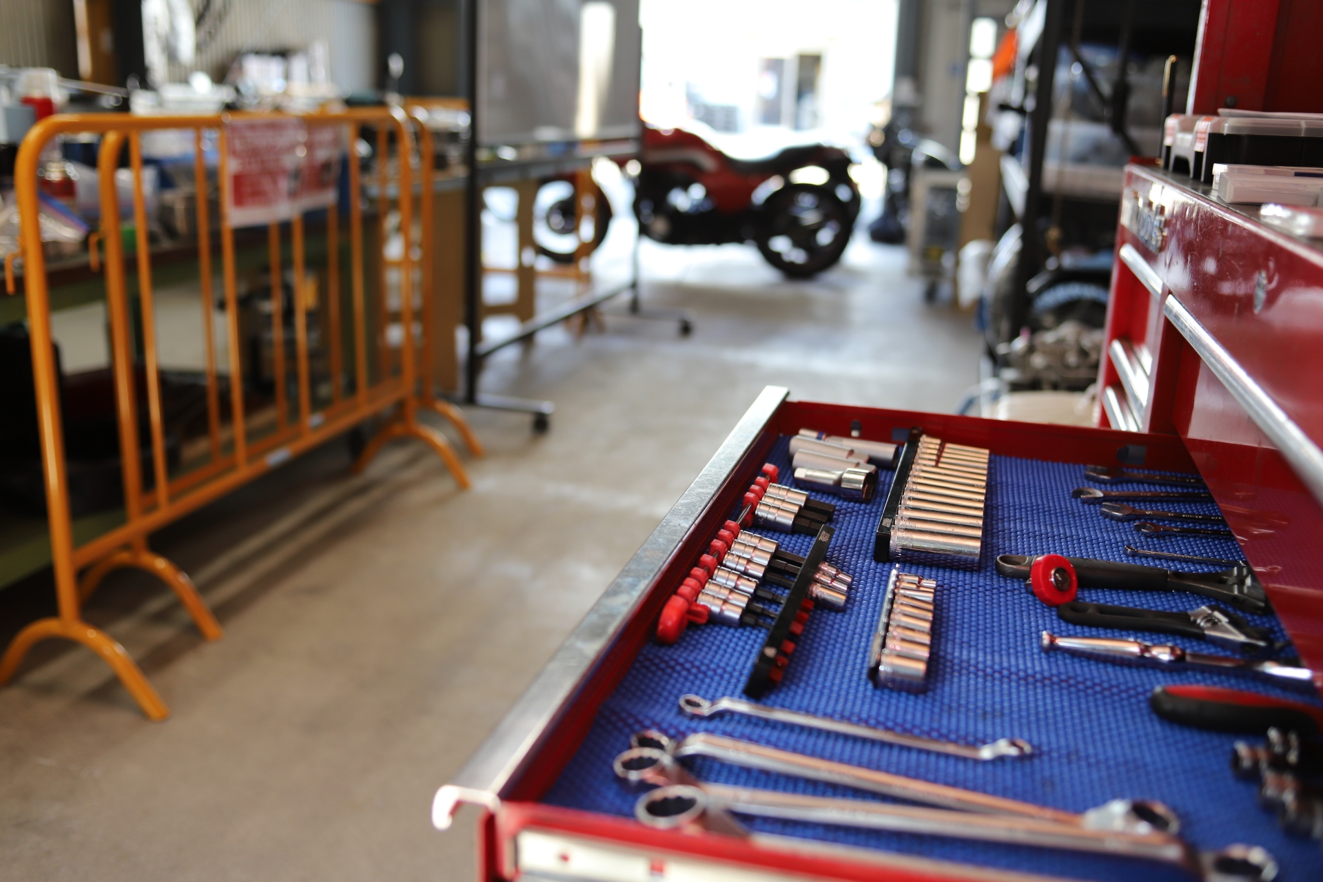 TEAM ONEのバイク整備